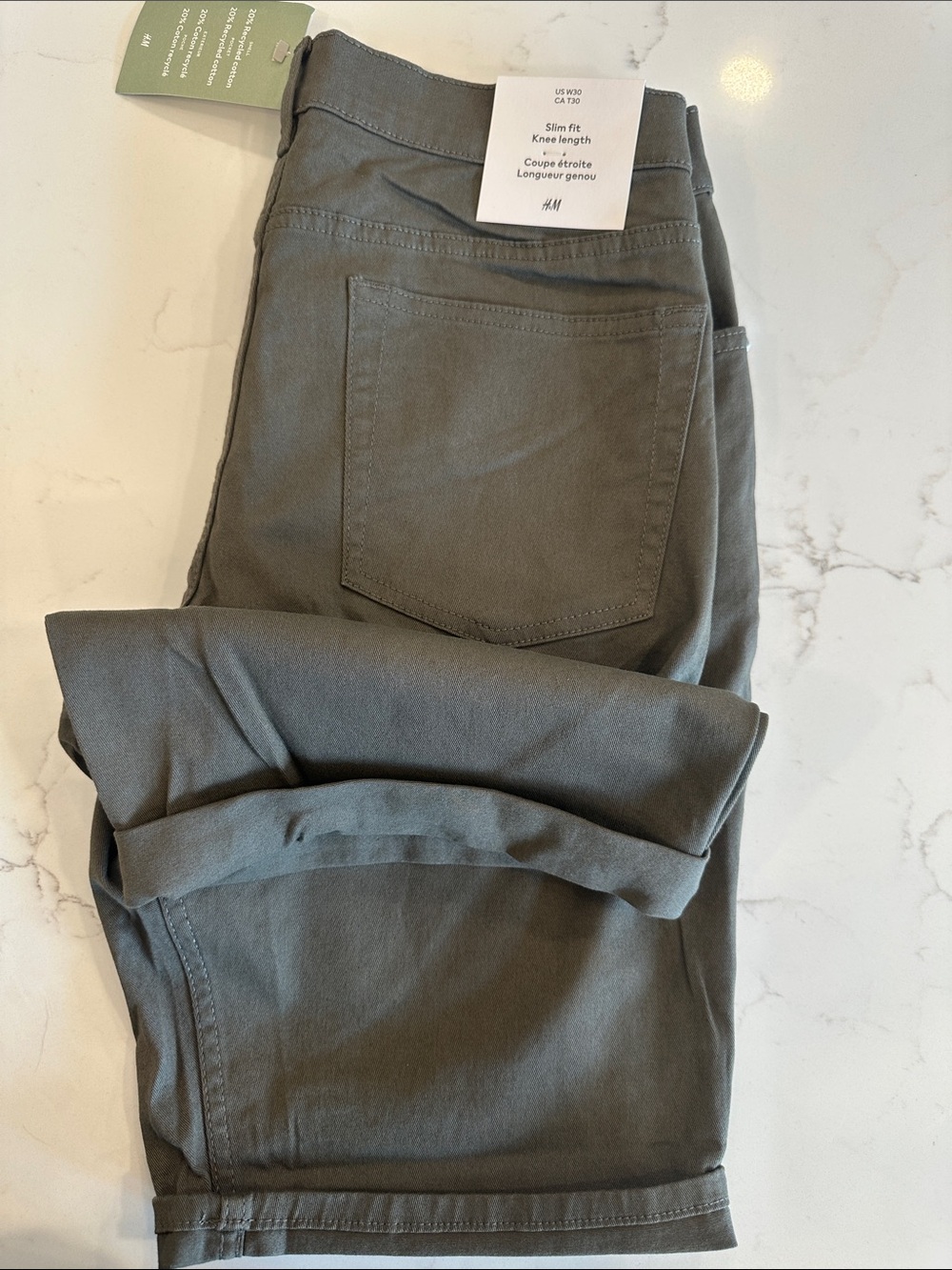 H&M Slim Fit Knee Length Pants in Olive Green